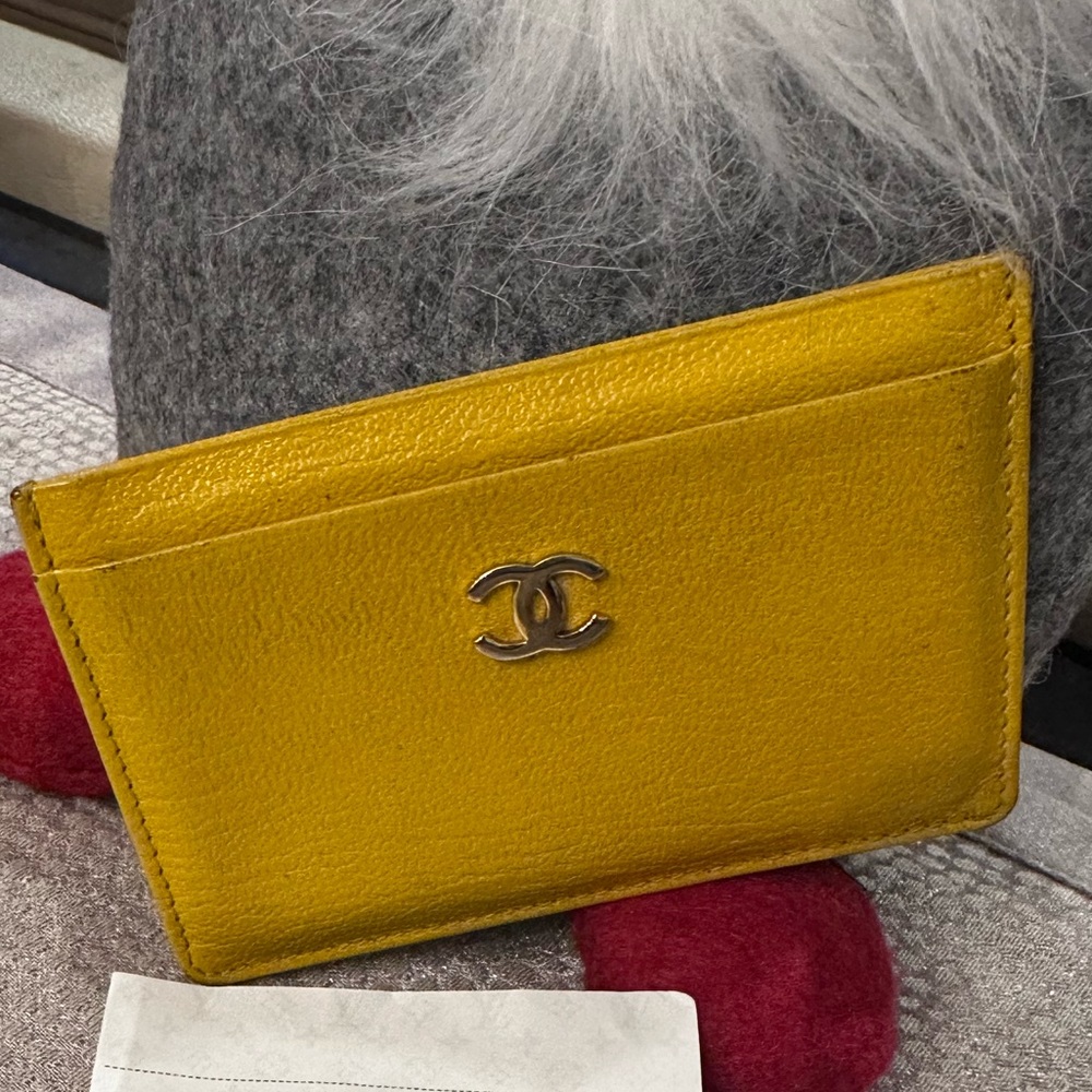 Cardholder - image 2